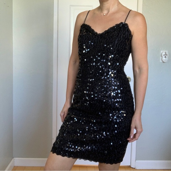 Dresses & Skirts - 3/$20 Vintage Zum Zum black sequin mini dress, size small